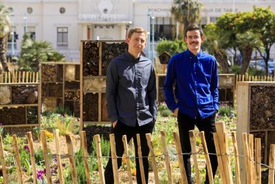 Peu importe aux butineurs - Agrandir l'image 1 sur 12, fenêtre modale