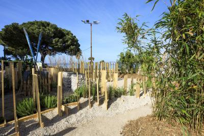 Danseuse plastique - Agrandir l'image 4 sur 8, fenêtre modale